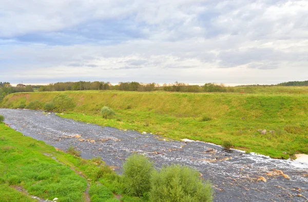 Utsikt över floden tosna. — Stockfoto