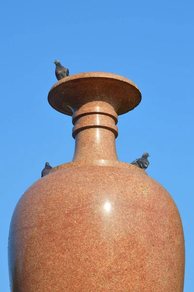 Vaso Porfido Nel Giardino Estivo San Pietroburgo Russia — Foto Stock