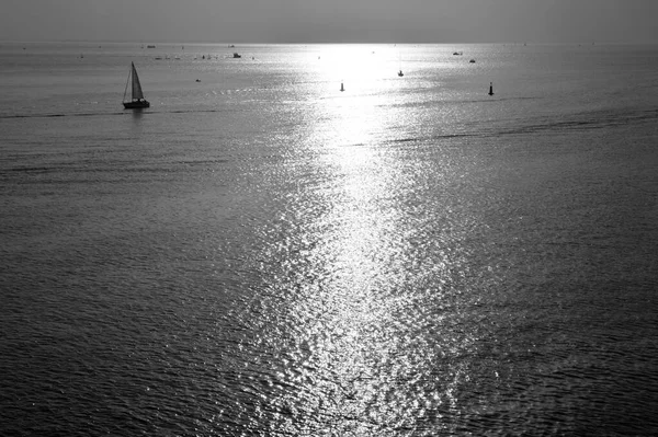 Море Солнечный День — стоковое фото