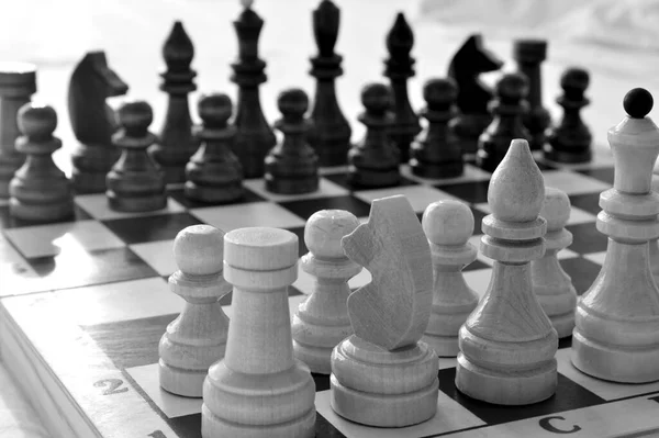 Pièces Échecs Sur Échiquier Bois Noir Blanc — Photo