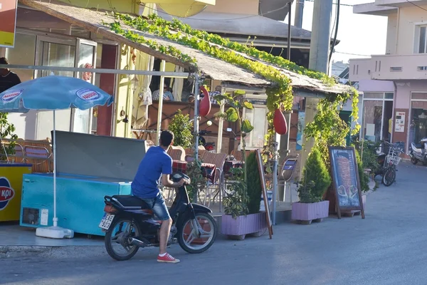 Bir kafede, kefalos — Stok fotoğraf