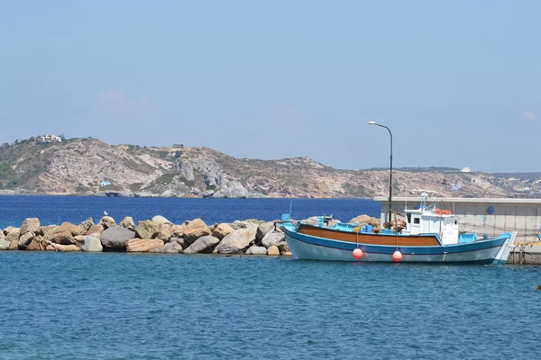 Navio de pesca no cais — Fotografia de Stock