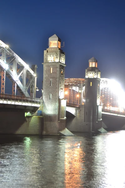 Pedro el Gran Puente por la noche — Foto de Stock