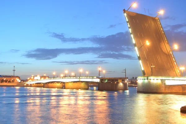 Puente Liteyny por la noche — Foto de Stock