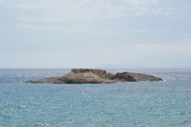 kayalar Ege Denizi kıyısında
