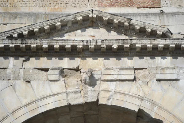 Detalj av gamla arch i Rimini — Stockfoto
