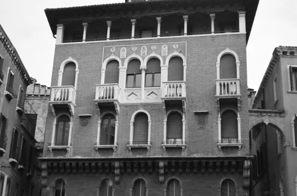Старі будівлі у Венеції. — стокове фото