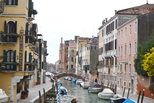 Canal en Venecia — Foto de Stock