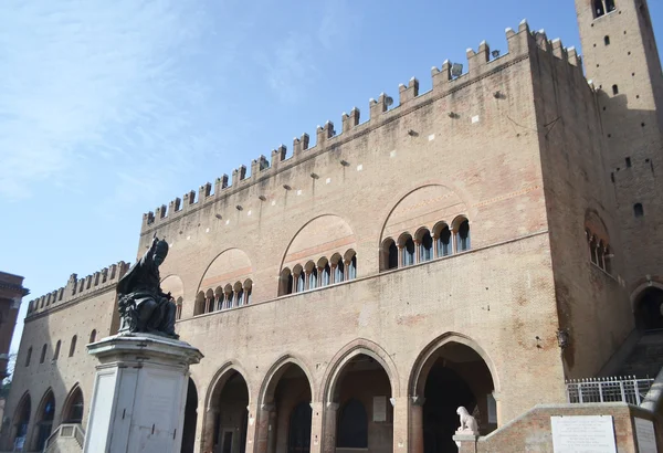 Piazza Cavour üzerinde eski ortaçağ binaları — Stok fotoğraf