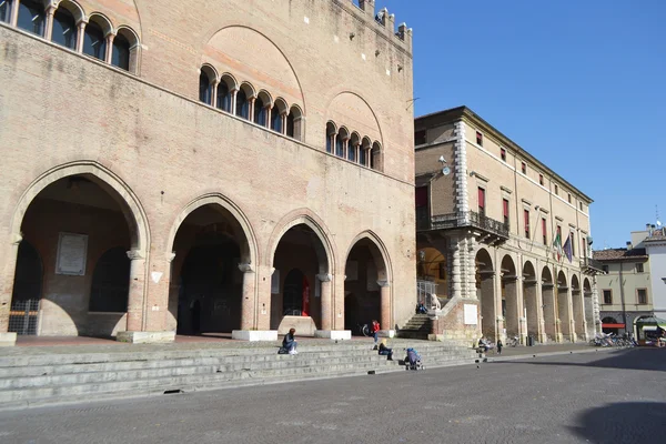 Piazza Cavour üzerinde eski ortaçağ binaları — Stok fotoğraf