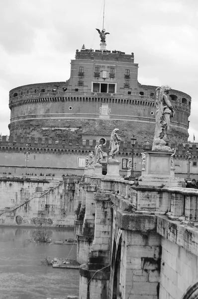 San Angelo bridge och slott — Stockfoto