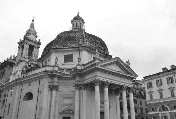 Katedra w centrum Rzymu. — Zdjęcie stockowe
