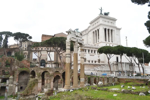 Fórum Romanum em Roma, Itália — Fotografia de Stock