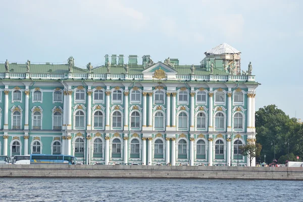 Winter Palace in St.Petersburg. — Stock Photo, Image