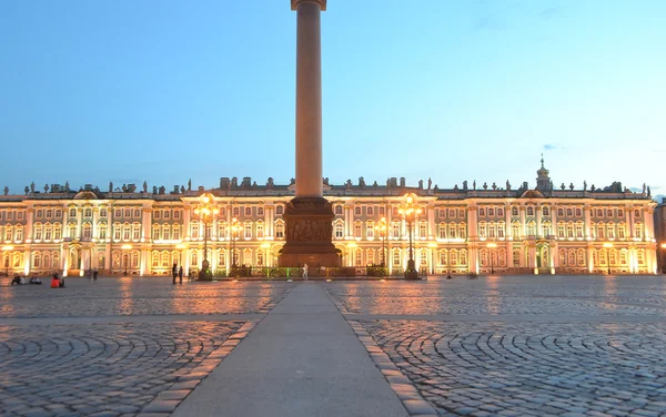 Plaza del Palacio en la noche en blancoPaleis plein wit nachts — Stockfoto