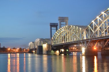 Finlandiya demiryolu Köprüsü, gece
