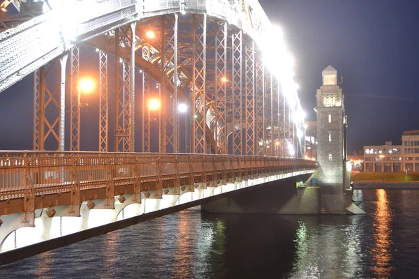 Pedro el Gran Puente por la noche — Foto de Stock
