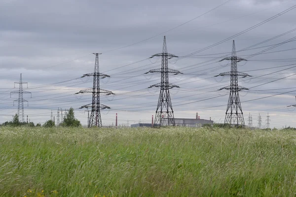 Paisagem com linha de energia — Fotografia de Stock