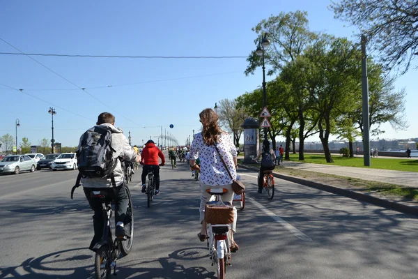 Велопробег по улице Санкт-Петербурга . — стоковое фото