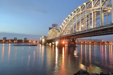 Finlandiya demiryolu Köprüsü, gece