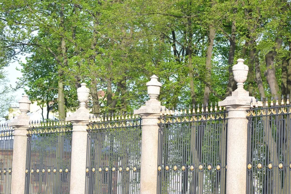 La griglia del Giardino d'Estate — Foto Stock