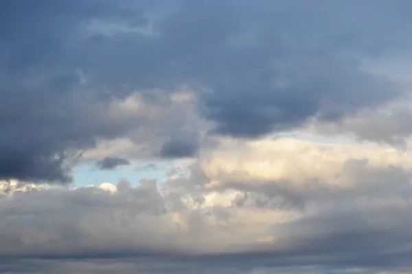 Nubes al atardecer  . —  Fotos de Stock