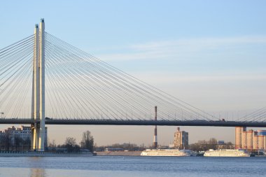 St. Petersburg 'daki Kablo Kalan Köprü