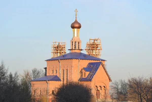 Orthodoxe kerk in aanbouw — Stockfoto