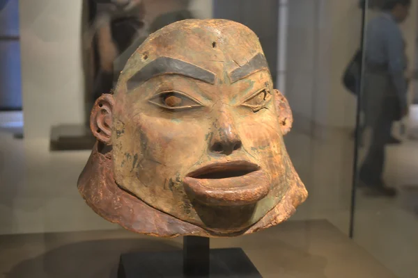 The statue in the Louvre. African Art. — Stock Photo, Image