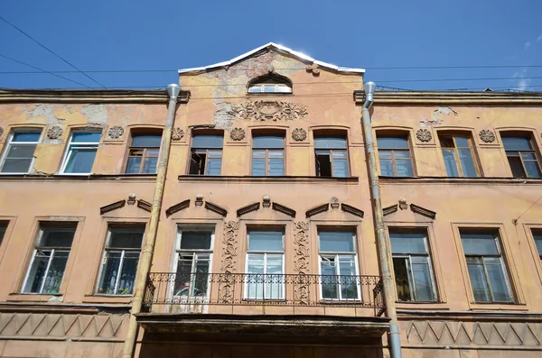 Ancien bâtiment résidentiel, Saint-Pétersbourg . — Photo