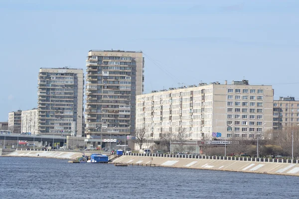 October Embankment in St. Petersburg. — Stock Photo, Image