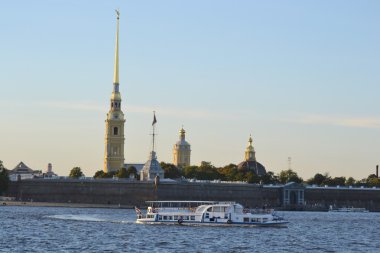 Peter ve Paul Kalesi.