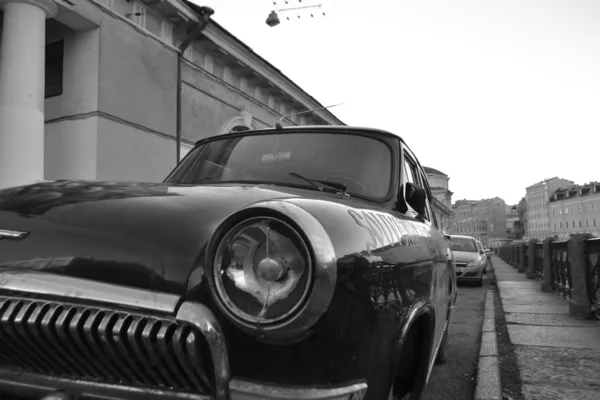 Antiguo coche soviético Volga . — Foto de Stock