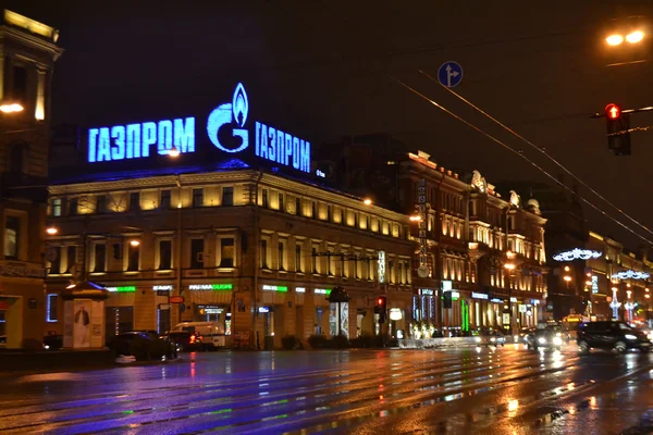 Natten av St Petersburg, Nevskij Prospekt. — Stockfoto