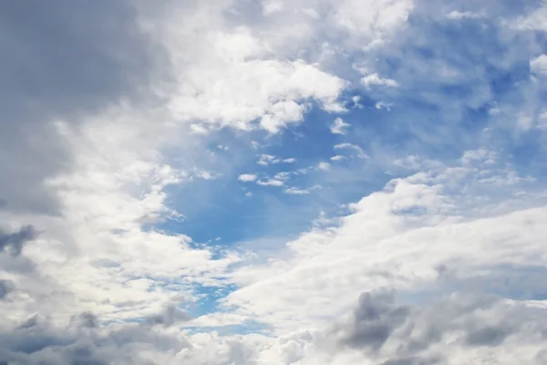 Cielo blu e nuvole — Foto Stock