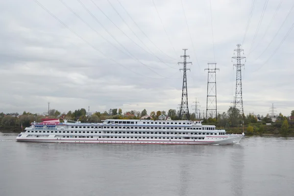 Floden passagerarbåt. — Stockfoto