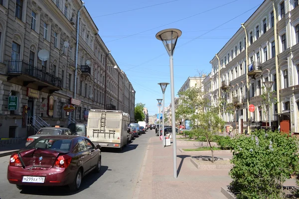 Street in the historic center of St. Petersburg. — Stock Photo, Image