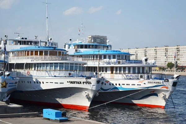 Navio de cruzeiro fluvial . — Fotografia de Stock