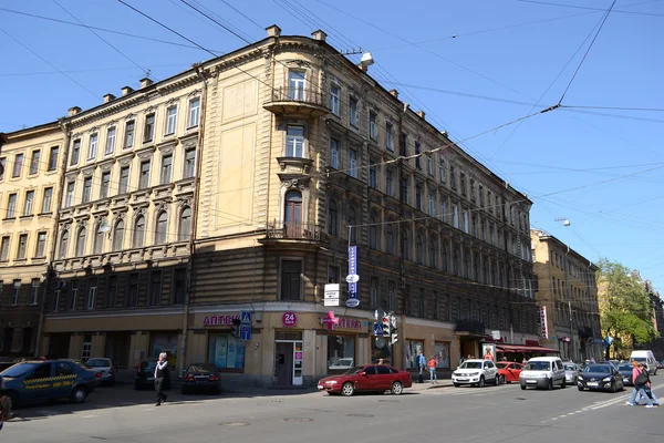 Street in the historic center of St. Petersburg. — Stock Photo, Image