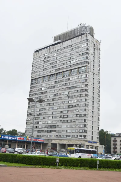 Residentieel gebouw op Moskovsky vooruitzicht. — Stockfoto