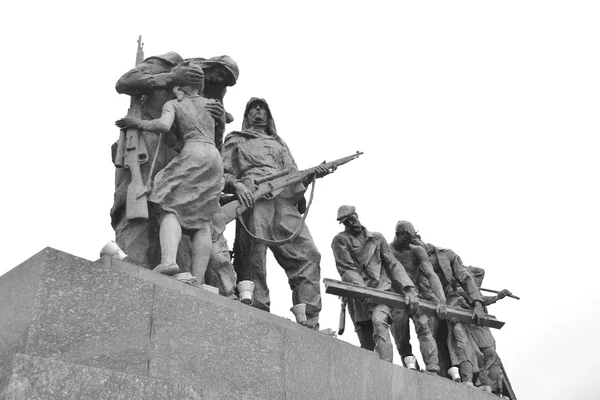 Fragmento de monumento a los heroicos defensores de Leningrado . — Foto de Stock