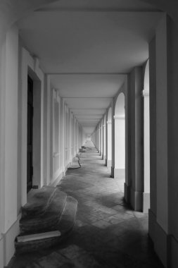 San sarayda büyük Menshikovsky sütunlu.