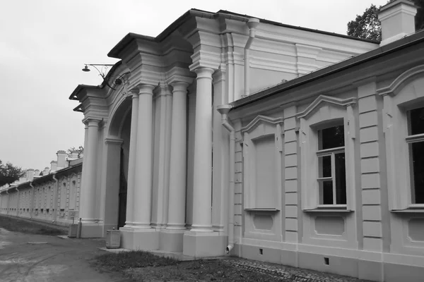 Big Menshikovsky palace in Oranienbaum. — Stock Photo, Image