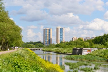 Dudergofsky kanal ve park.