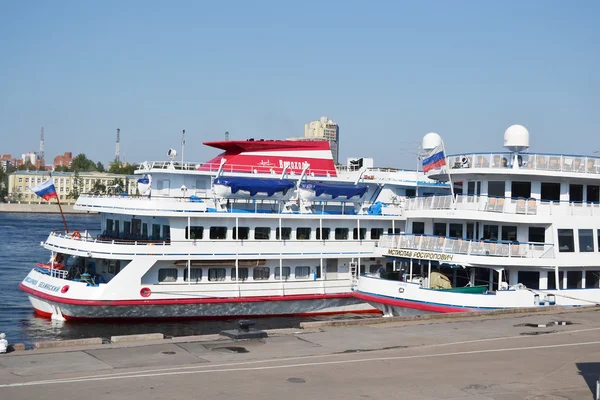 River cruise ships. — Stock Photo, Image