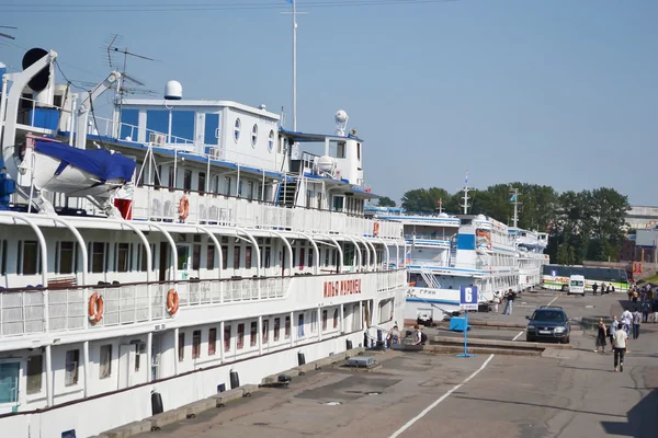 Navios de cruzeiro fluvial . — Fotografia de Stock