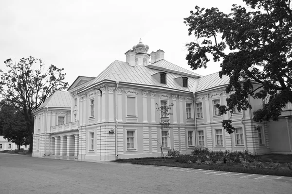 Gran palacio Menshikovsky en Oranienbaum . — Foto de Stock