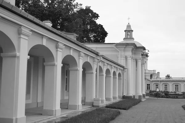 Přístavbě velkých Menshikovsky paláce v Oranienbaum. — Stock fotografie