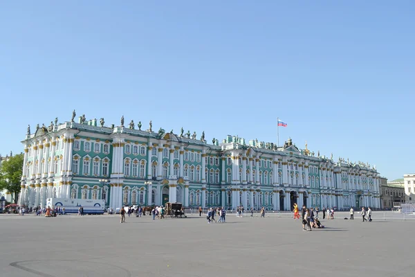 De Hermitage en Palace Square. — Stockfoto