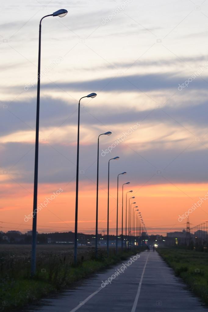 Tramonto sulla strada. — Foto Stock © konstsem #69927159